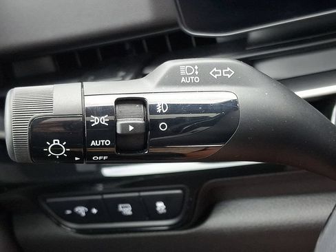 Certified 2025 Kia Carnival SX Prestige FWD image 29