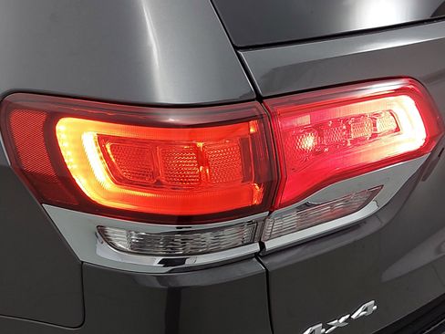 Used 2021 Jeep Grand Cherokee Limited w/ Premium Lighting Group image 36