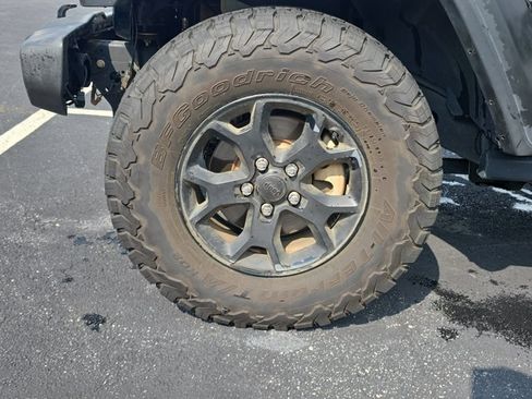 Used 2018 Jeep Wrangler Unlimited Sport AWD/4WD image 24