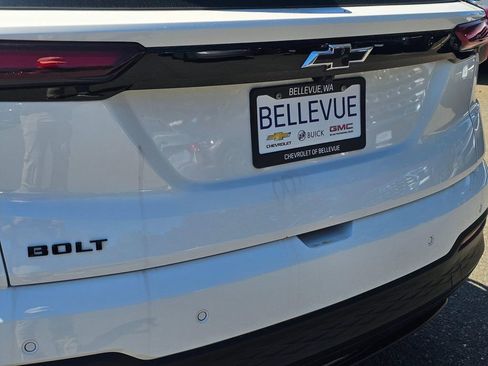 New 2027 Chevrolet Bolt LT w/ Comfort Package FWD image 14