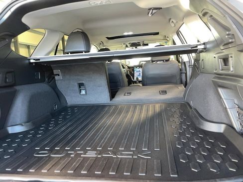 Used 2025 Subaru Outback Limited image 23