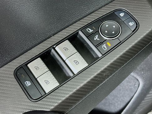 Used 2024 Mitsubishi Outlander SE Black Edition image 15