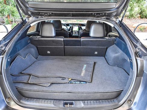 Used 2018 Toyota Prius Prime Premium image 25