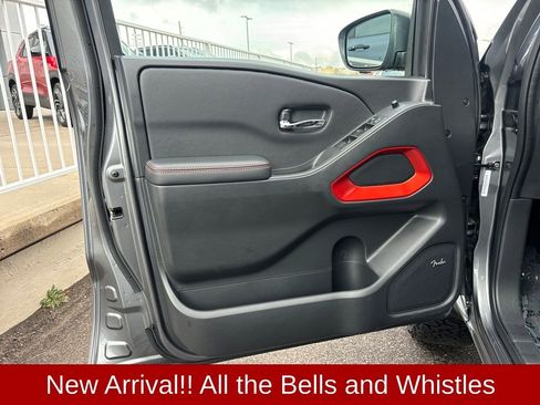 Used 2025 Nissan Frontier PRO-4X w/ Pro Premium Package image 11