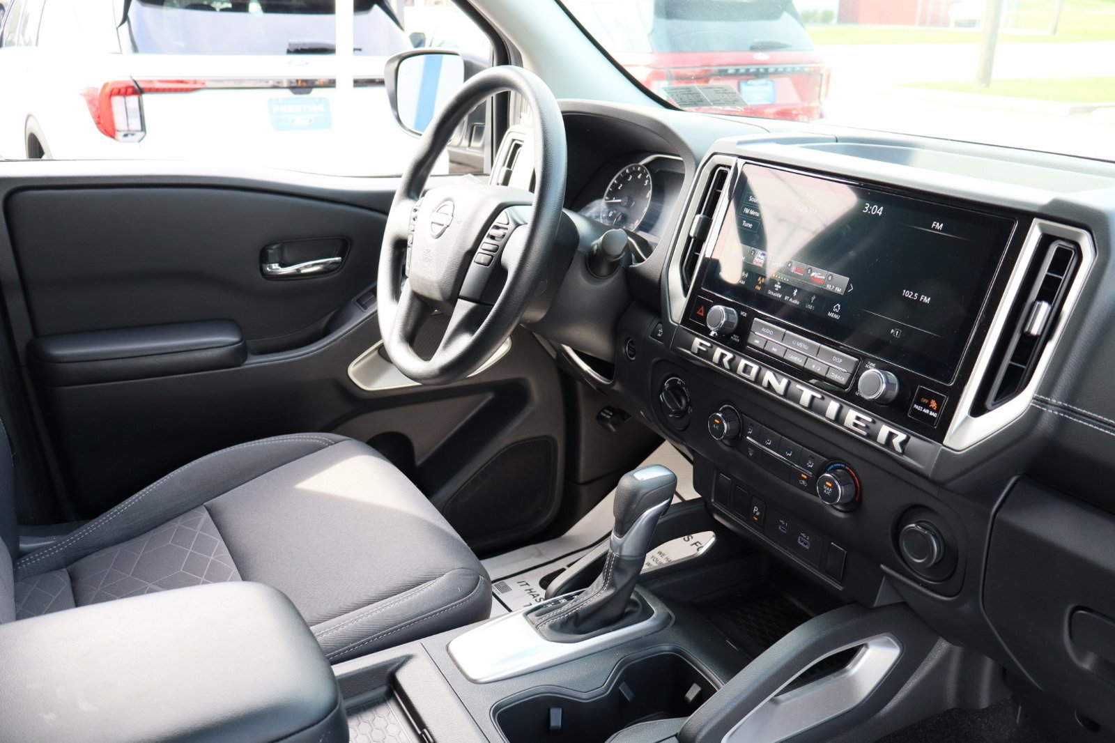 Used 2025 Nissan Frontier SV w/ Tow Package AWD/4WD image 32