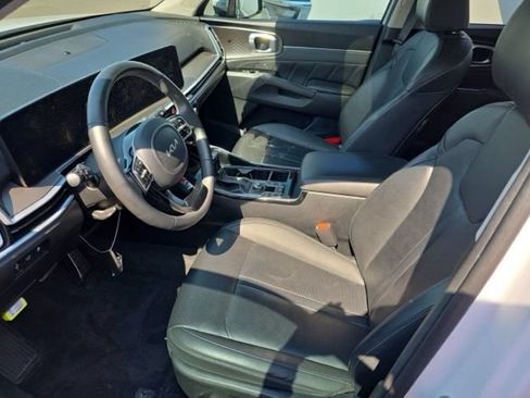 Certified 2025 Kia Sorento SX FWD image 7