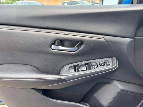 Used 2025 Nissan Sentra SV FWD image 18