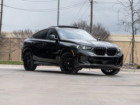 Certified 2024 BMW X6 xDrive40i w/ Premium Package image 2