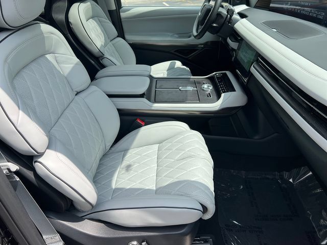 New 2027 Lincoln Navigator L Black Label AWD/4WD image 14
