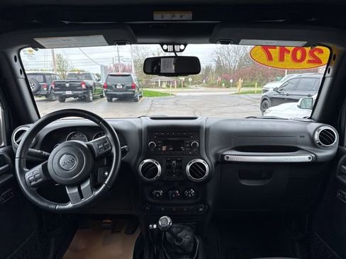 Used 2017 Jeep Wrangler Unlimited Sahara w/ Max Tow Package image 23