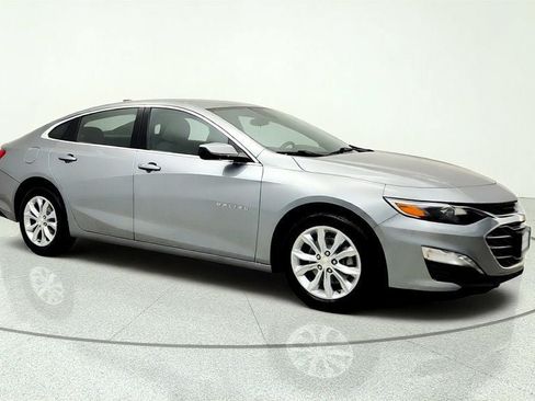 Used 2024 Chevrolet Malibu LT FWD image 3