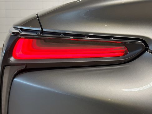 Used 2021 Lexus LC 500 Convertible image 11