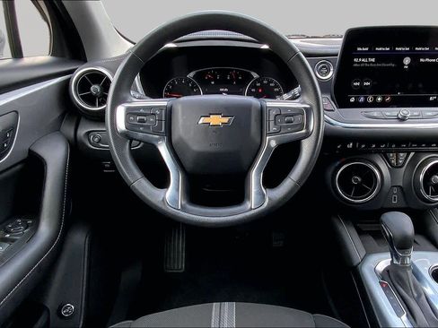 Used 2024 Chevrolet Blazer LT w/ Convenience Package FWD image 6