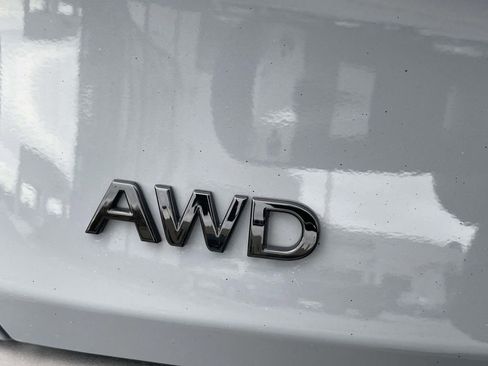 Used 2025 INFINITI QX60 Luxe w/ Black Edition image 8