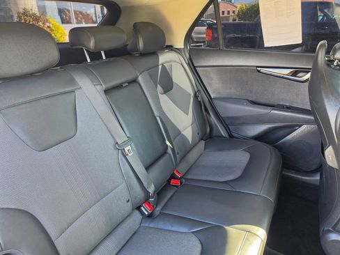 Used 2023 Kia Niro EX FWD image 13