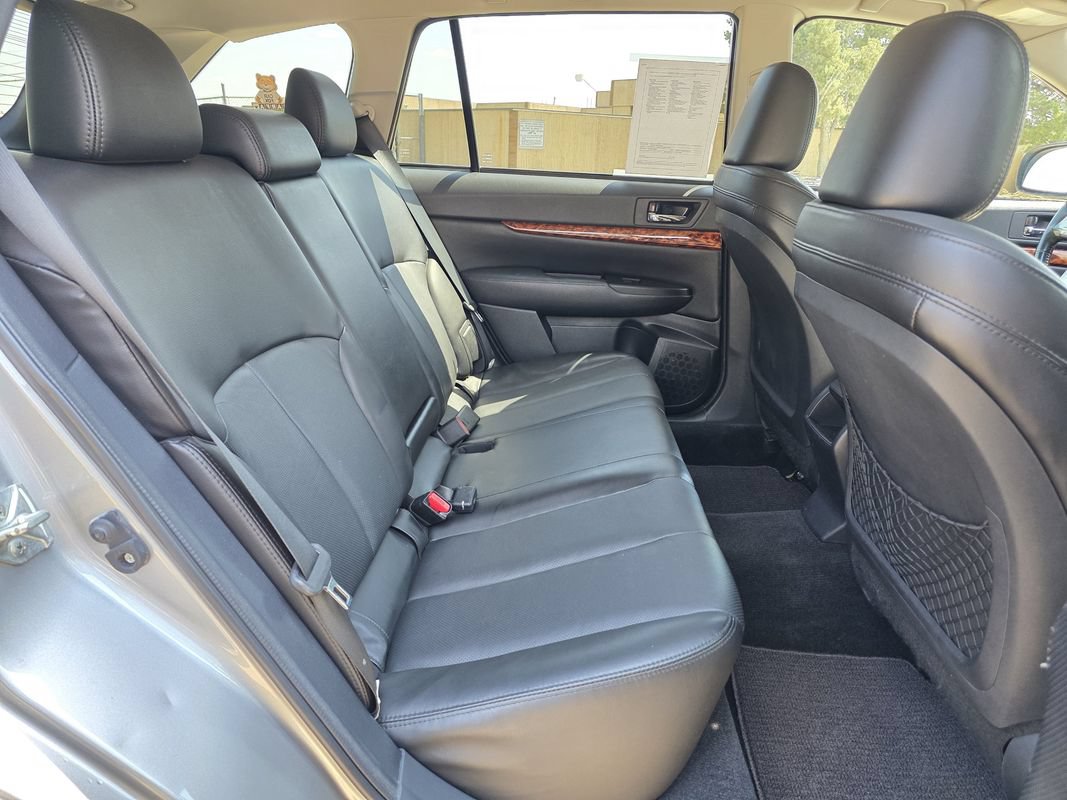 Used 2011 Subaru Outback 3.6R Limited AWD/4WD image 18