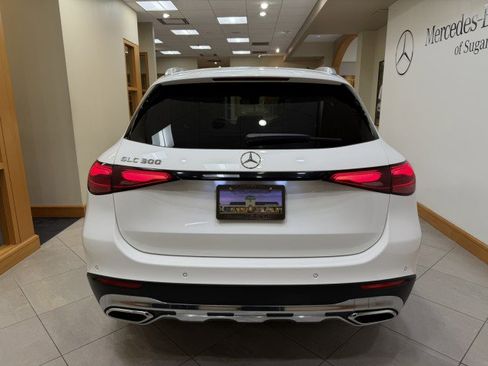 Certified 2025 Mercedes-Benz GLC 300 image 4