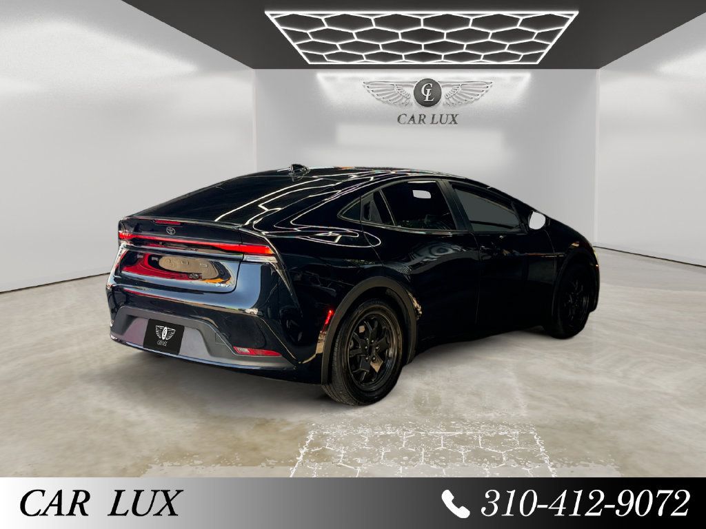 Used 2025 Toyota Prius LE FWD image 5