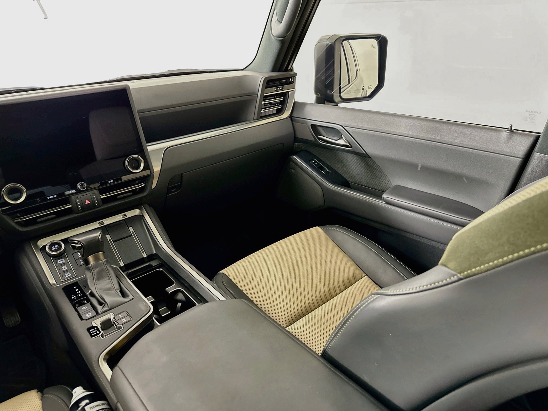 Used 2024 Lexus GX 550 AWD/4WD image 26