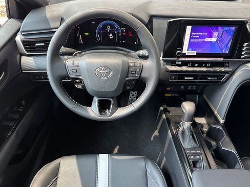 New 2026 Toyota Camry Hybrid FWD image 16