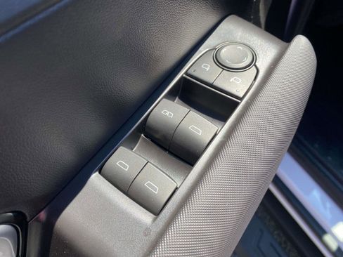 Used 2024 Chevrolet Colorado Z71 w/ Z71 Convenience Package 2 image 16