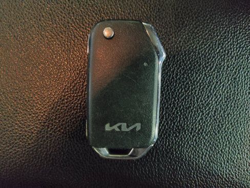 Used 2023 Kia Forte LXS w/ LXS Technology Package FWD image 32