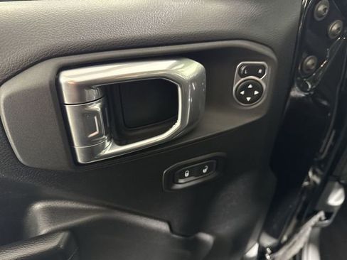 Used 2021 Jeep Wrangler Unlimited Sport image 19