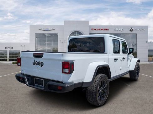 Certified 2024 Jeep Gladiator Sport AWD/4WD image 3
