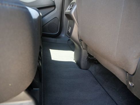 Used 2023 Chevrolet Equinox LT FWD image 15