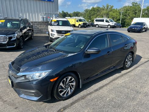 Used 2017 Honda Civic EX image 3