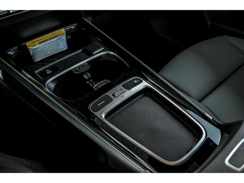 New 2026 Mercedes-Benz GLB 250 4MATIC image 16