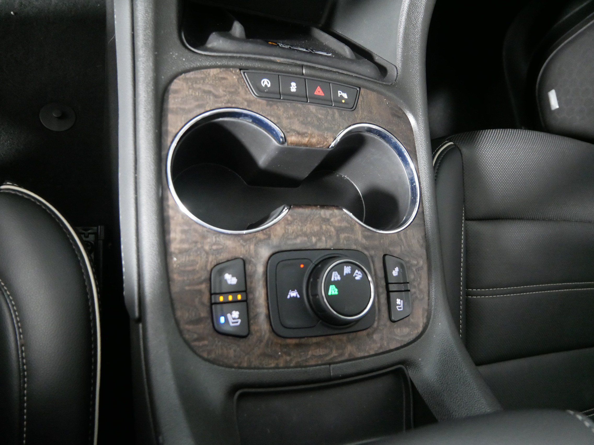 Used 2023 GMC Acadia Denali w/ Denali Ultimate Package AWD/4WD image 29