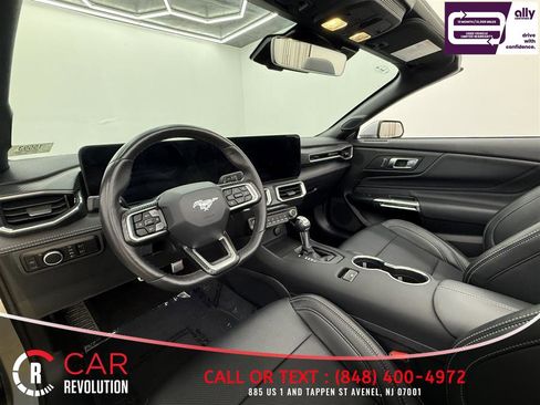 Used 2025 Ford Mustang Premium RWD image 18