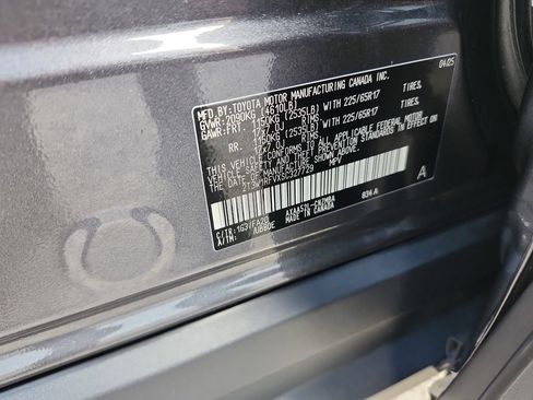 Used 2025 Toyota RAV4 XLE FWD image 36