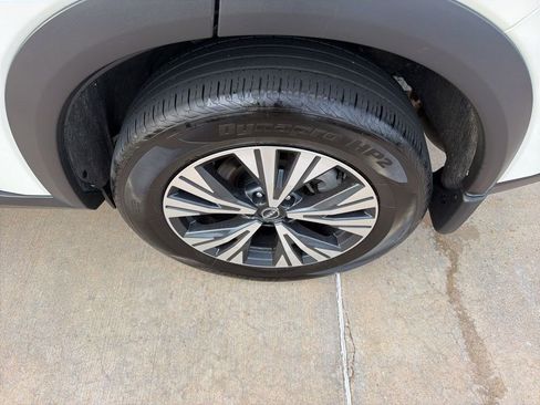 Used 2023 Nissan Rogue SV image 9