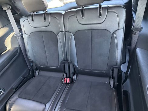 Used 2024 Jeep Grand Cherokee L Laredo image 33