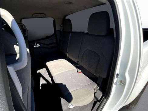 Used 2019 Nissan Frontier S image 24