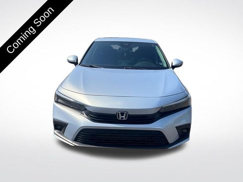 Used 2023 Honda Civic Touring image 2