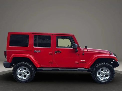 Used 2014 Jeep Wrangler Unlimited Sahara w/ Max Tow Package AWD/4WD image 4