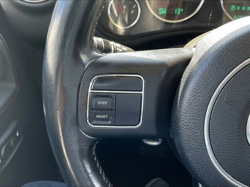 Used 2011 Jeep Wrangler Unlimited Sahara AWD/4WD image 10