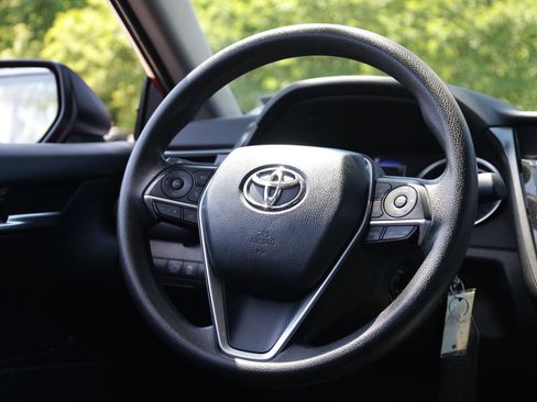 Used 2024 Toyota Camry LE FWD image 9