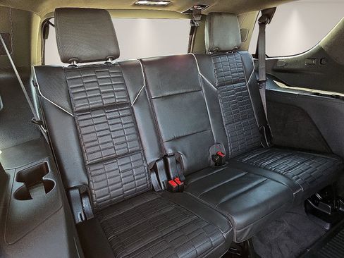 Used 2025 Cadillac Escalade Sport Platinum w/ LPO, ONYX Package AWD/4WD image 9