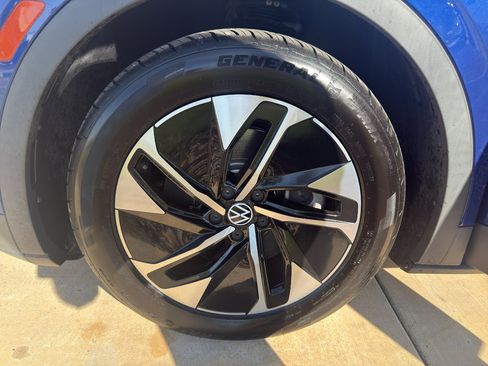 Used 2021 Volkswagen ID.4 Pro S w/ ID.4 Protection Package image 17