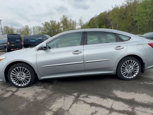 Used 2018 Toyota Avalon Limited w/ All Weather Liner Package FWD image 5