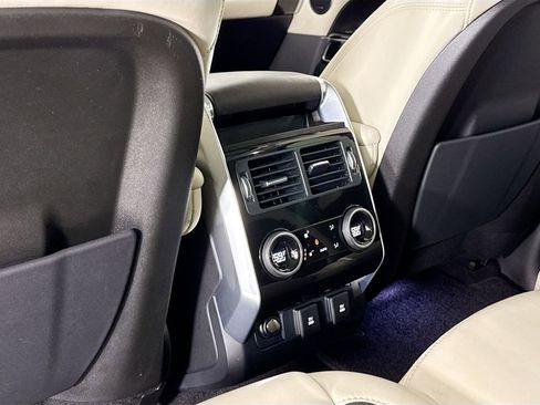 Used 2020 Land Rover Range Rover Sport HST image 16