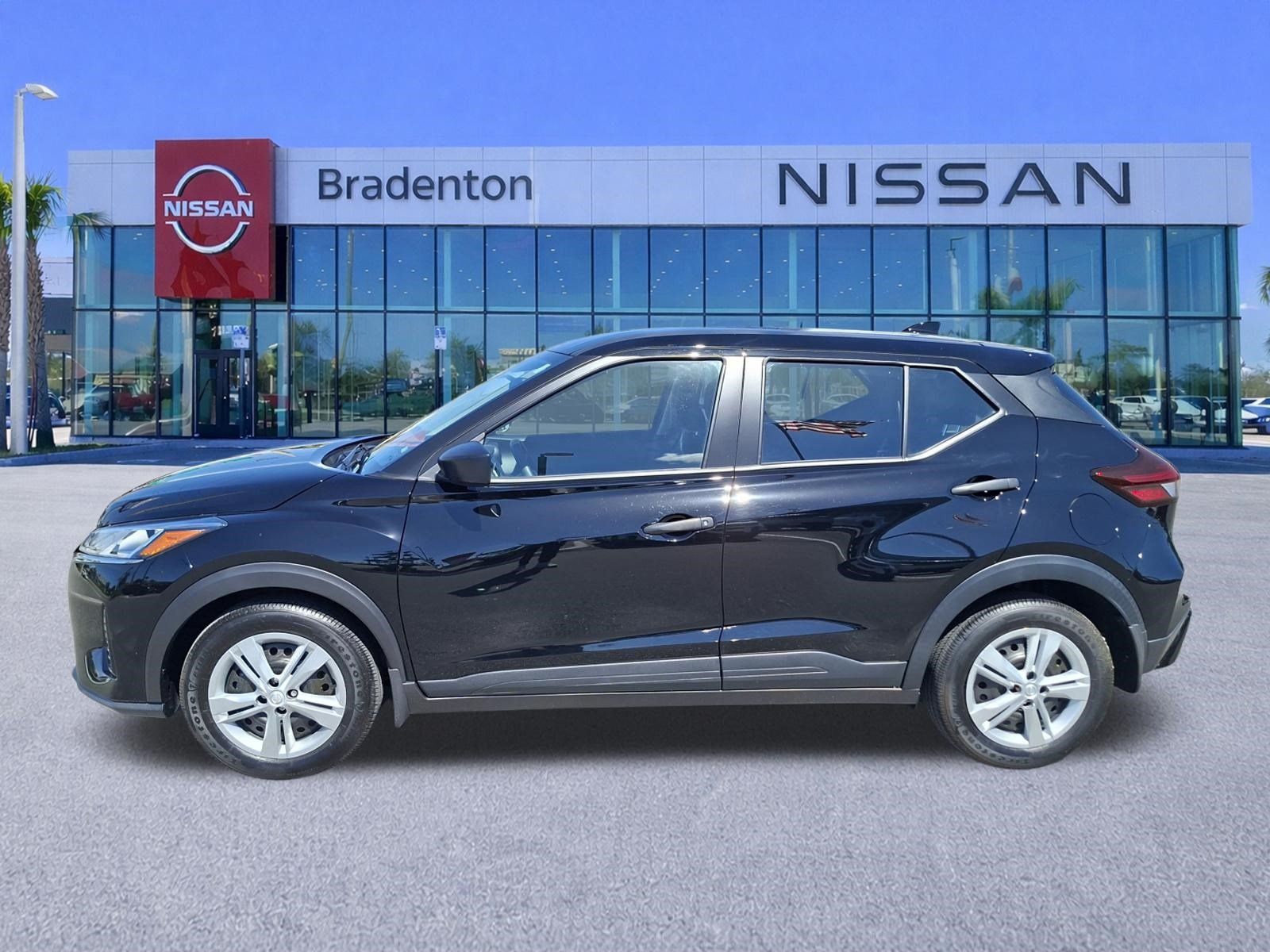 Certified 2025 Nissan Kicks Play S FWD image 8