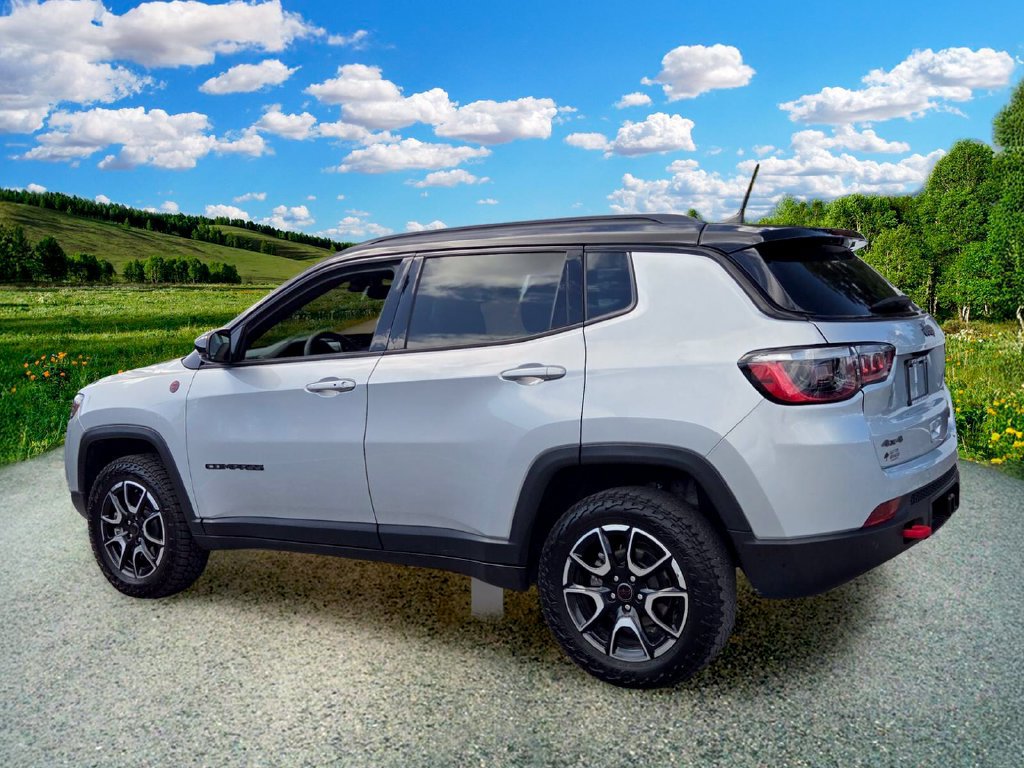 Certified 2025 Jeep Compass Trailhawk w/ Trailer Tow Group AWD/4WD image 4