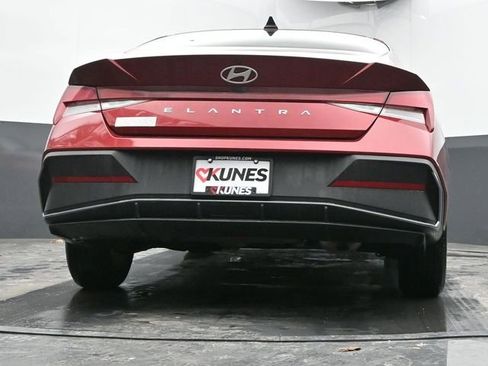 Used 2024 Hyundai Elantra SEL image 47