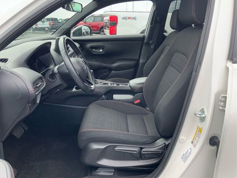 Used 2023 Honda HR-V Sport image 9