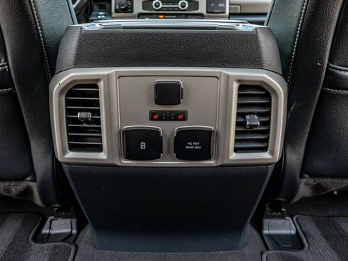 Used 2022 Ford F250 Lariat w/ Lariat Ultimate Package AWD/4WD image 34